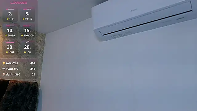 zoe_hugeboobs webcam