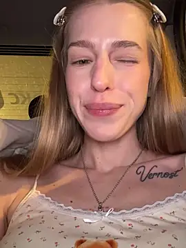 kira_mia (F young) - TOP LIFT UP+BOOBS PLAY W OPEN DOOR IN🚽