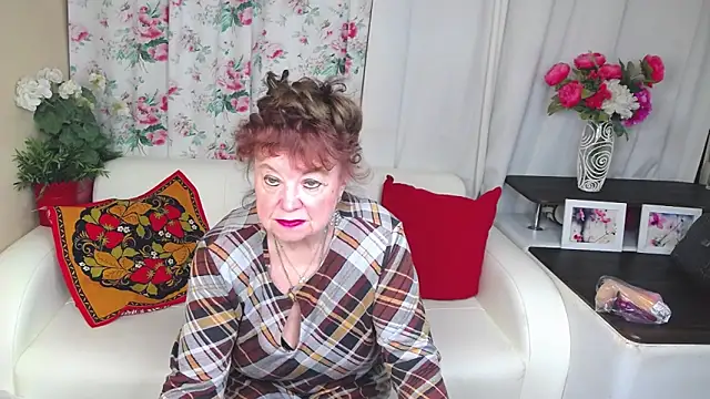 YourHotGranny webcam
