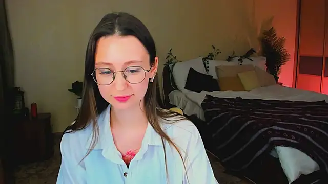 yourlovellystory - YourLovellyStory's free webcam - UK Sex Cams