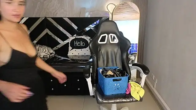 bella_vibess_s webcam