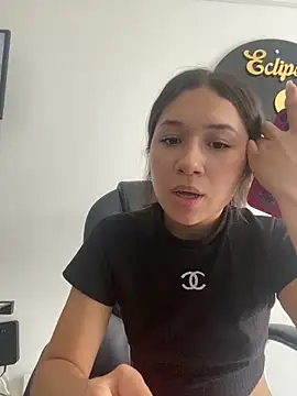 Webcam Model (DULCEMARIA_EF)  is live.Free join now!