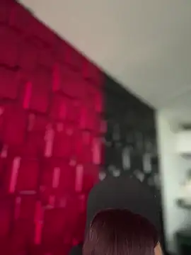 Webcam Model (Emily-teen)  is live.Free join now!