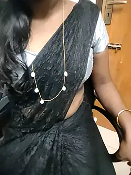 Webcam Model (Tamilmallu-duskygirl03) is live