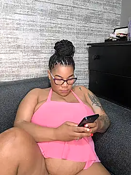 Webcam Model (ExclusiveLeexx)  is live.Free join now!