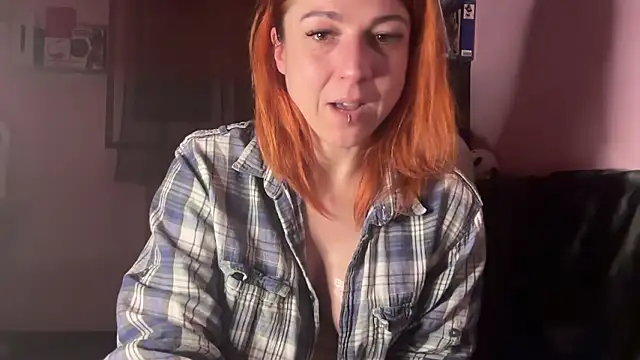 nikky_divine (G milf) - PLUG IN CULO