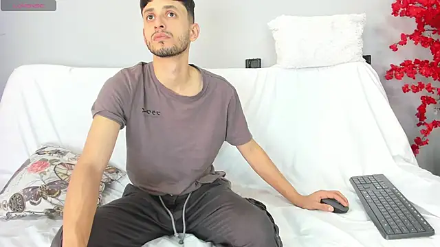 dracke_and_zara webcam