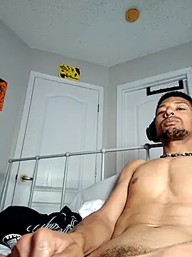 BigPrettyDick777 webcam