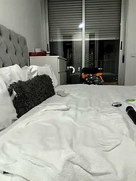 alyssa_76 (Ask my age) - PLUG ASS