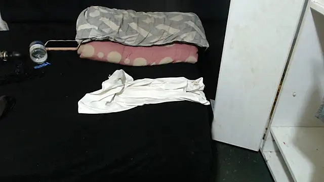 SweetHotBabby18 webcam