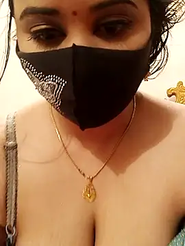 Webcam Model (Beauty_Queen_Soniya)  is live.Free join now!