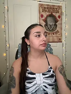 CharmingMaddie webcam