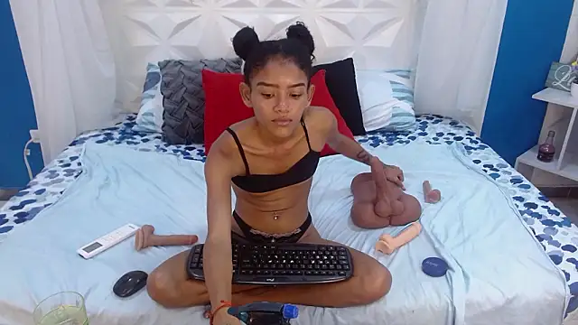 adisson_petite1 webcam