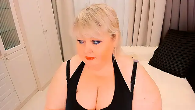 BIGTITSBBW webcam