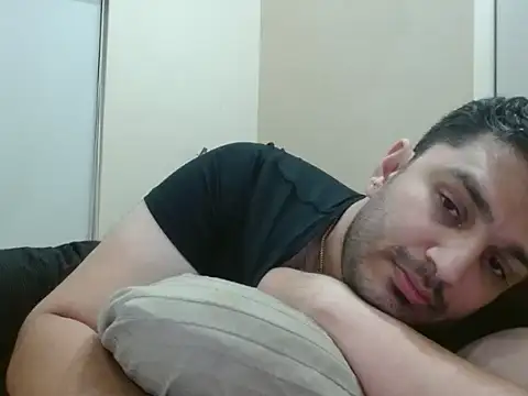 robintoit (M young) - 1000 token to  dick open