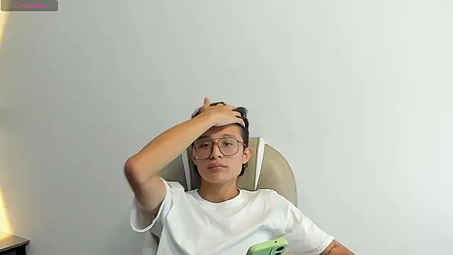 santiagorusso18 (M twink) - show oil