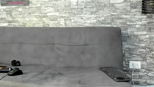 ASHLEY_AND_ASH webcam