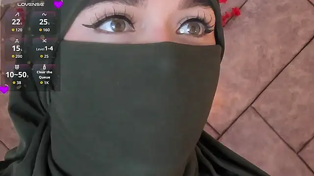 anna-henao (F young) - cream on breasts + hard nipples 💖🍒🍒