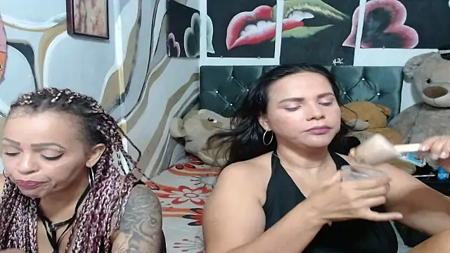 manzanahot9 (G milf) - Naked fisting pussy squirt and kiss fran