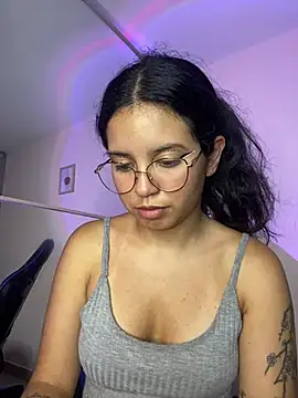 Webcam Model (Rosita_forever_)  is live.Free join now!