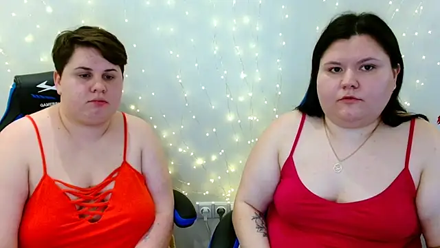 BeckyAndHellen webcam