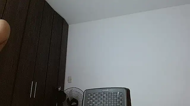 Javier_Hot27_ webcam