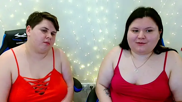 BeckyAndHellen webcam