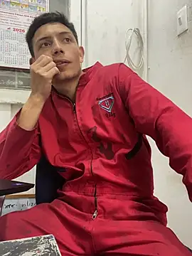 santiObrero Live Webcam on Stripchat