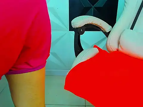 boy_tatto77 - Boy_tatto77's free webcam