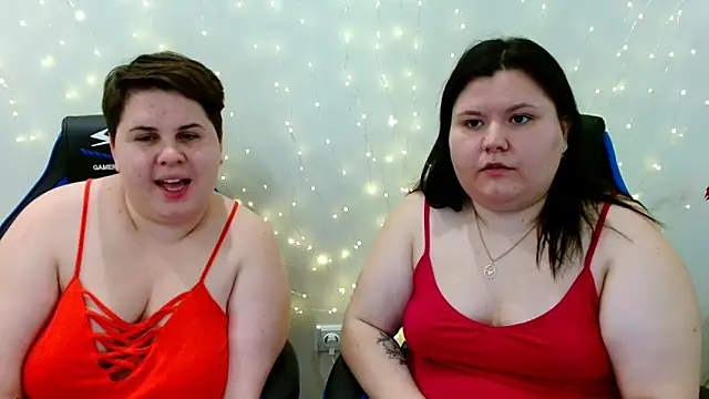 BeckyAndHellen webcam