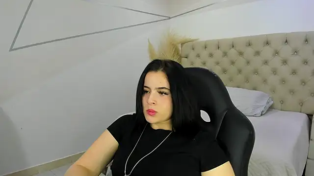 ChannelWhitee_ webcam