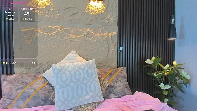 Webcam Model (GenesisBlaze) is live