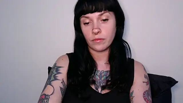 marcelinegoddess (F young) - buy me pokemon cards to open