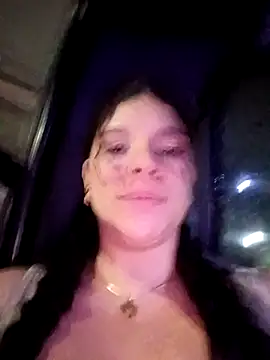 layla-daring (F young) - I take off my bra in the street