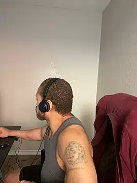 fathero1time (M mature) - 4000 tokens and I bust this NUT! 💰 💰💰