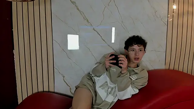 david_roy_ (M twink) - Get up and turn For U