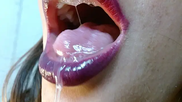 miss_evoleth2 (F young) - mouth wet