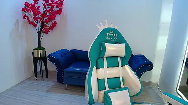 Juliieta_gray webcam