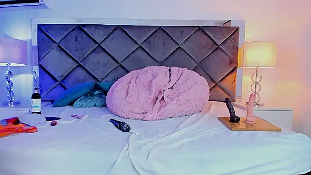 lunaacurly - LunaaCurly's free webcam