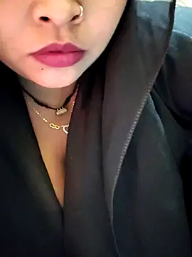 Webcam Model (Indian-Nazia) is live