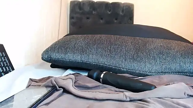 Beverlygurlx6 webcam