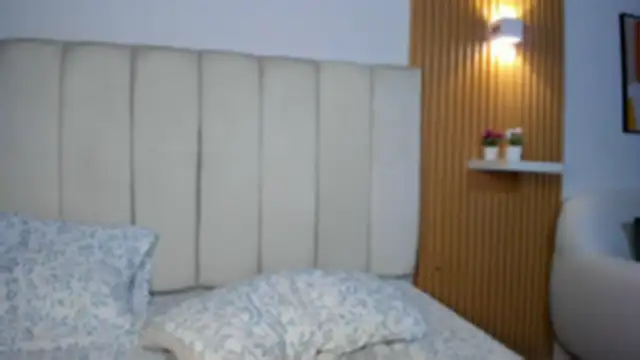 Lunita_naughty webcam