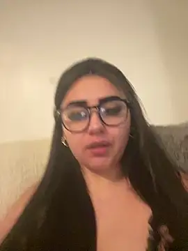 Webcam Model (Wild_Busty_Niyah_XX)  is live.Free join now!