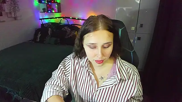 CrazyBitchInLace webcam