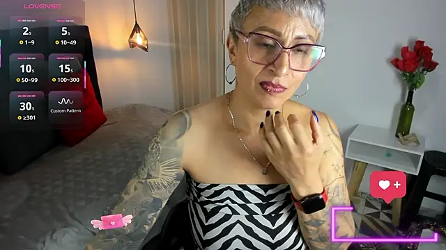 Charlotte__Gray webcam