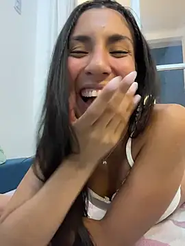 Webcam Model (MaddyX__)  is live.Free join now!