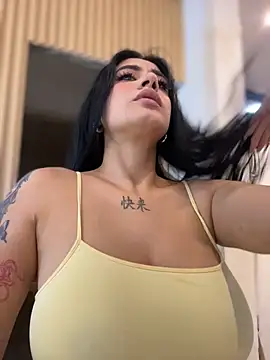 clarachanelricek's room