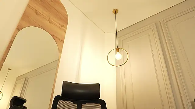 irisbaker (F young) - EROTIC STRIPTEASE