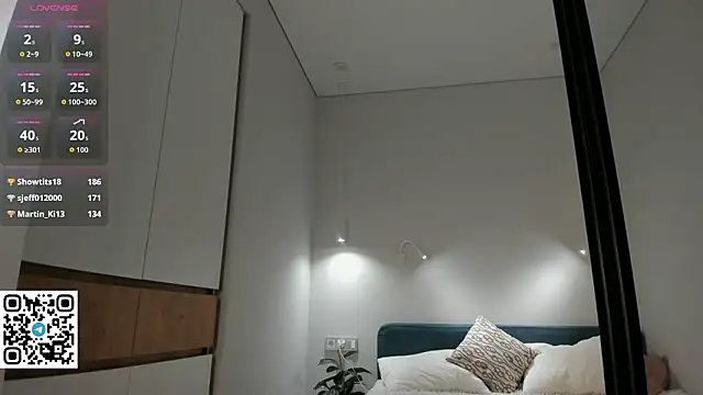 danger_bella (F teen) - HOT DOGGY POSE