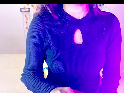 im_iriss (F teen) - name on boobs